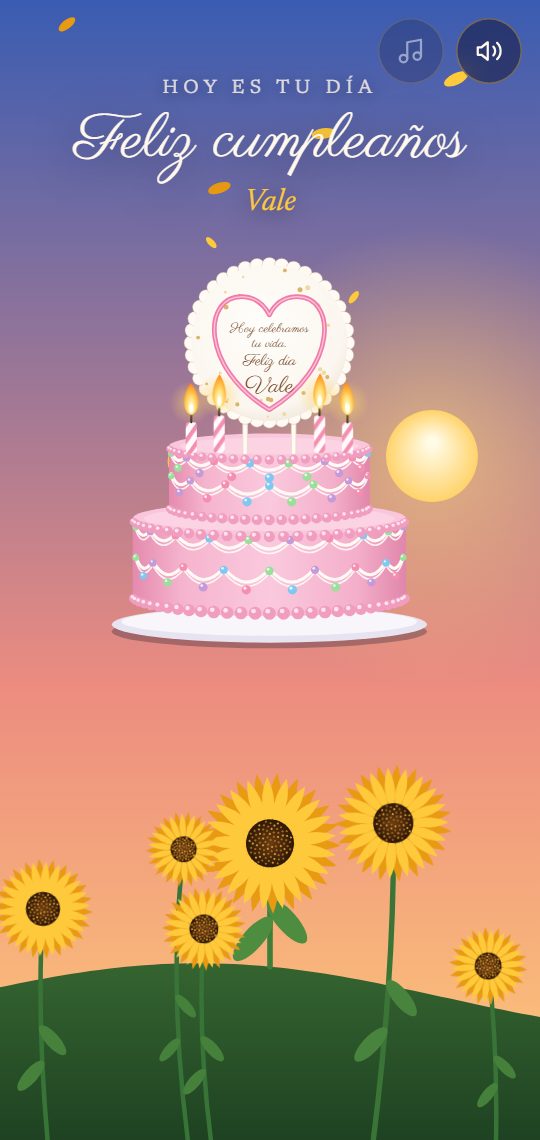 Torta rosada con velas encendidas y una placa con el nombre